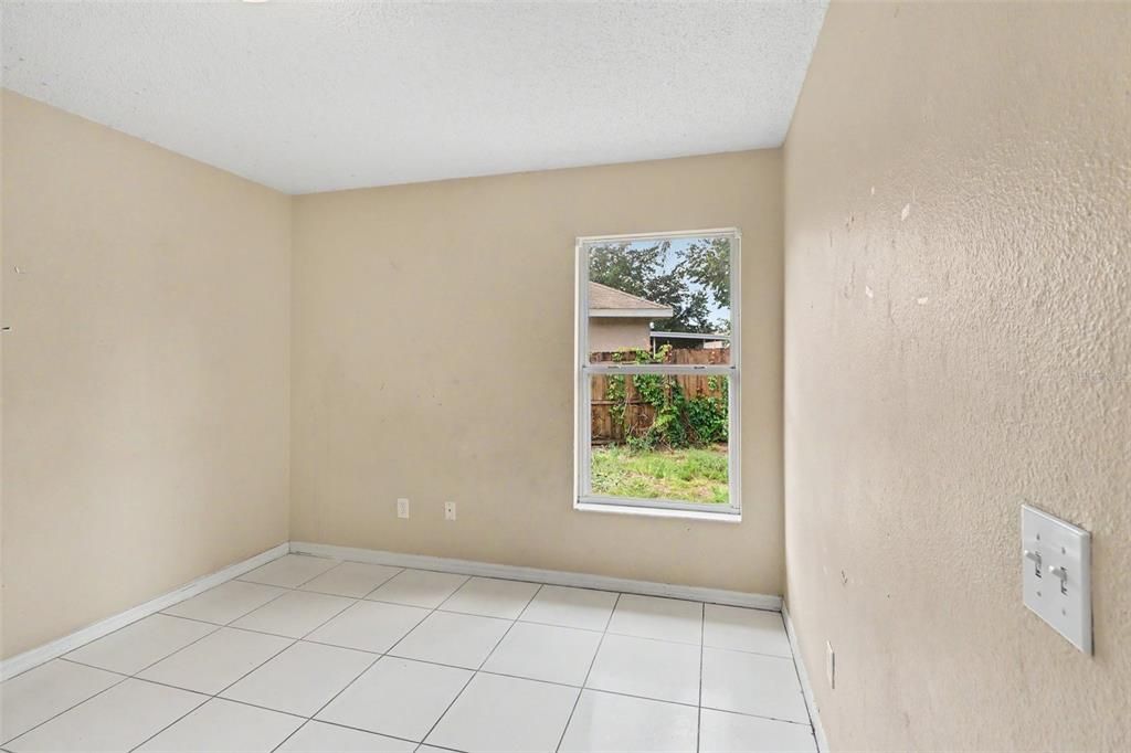 En Venta: $299,900 (4 camas, 2 baños, 1925 Pies cuadrados)