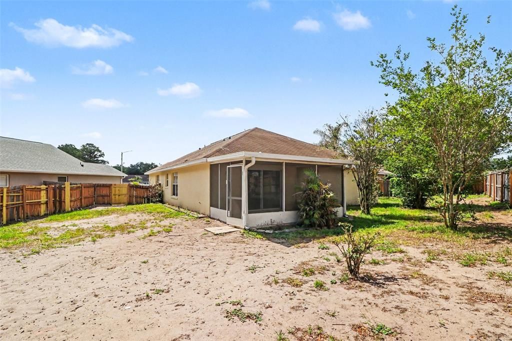 En Venta: $299,900 (4 camas, 2 baños, 1925 Pies cuadrados)