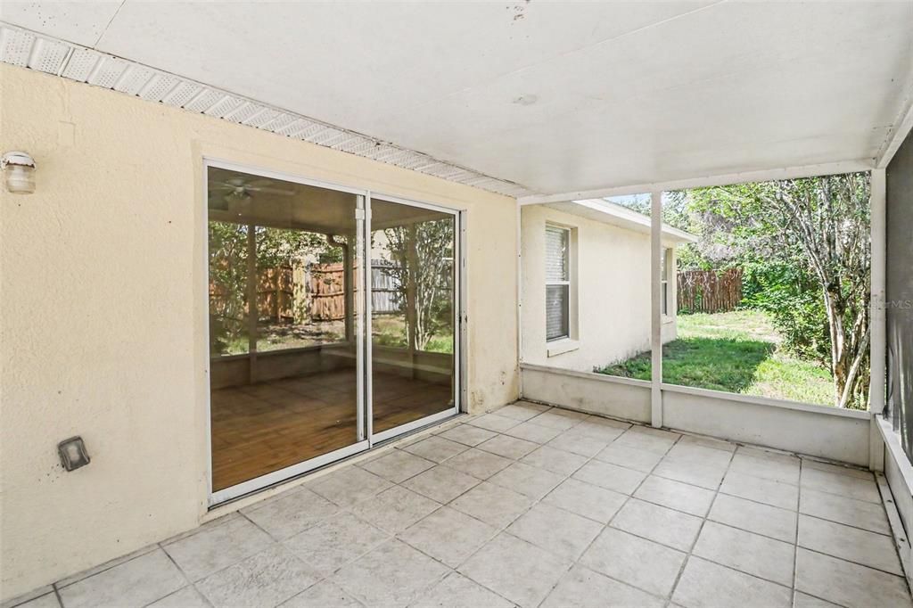 En Venta: $299,900 (4 camas, 2 baños, 1925 Pies cuadrados)