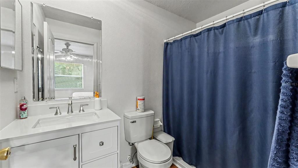 На продажу: $349,000 (4 спален, 0 ванн, 2046 Квадратных фут)