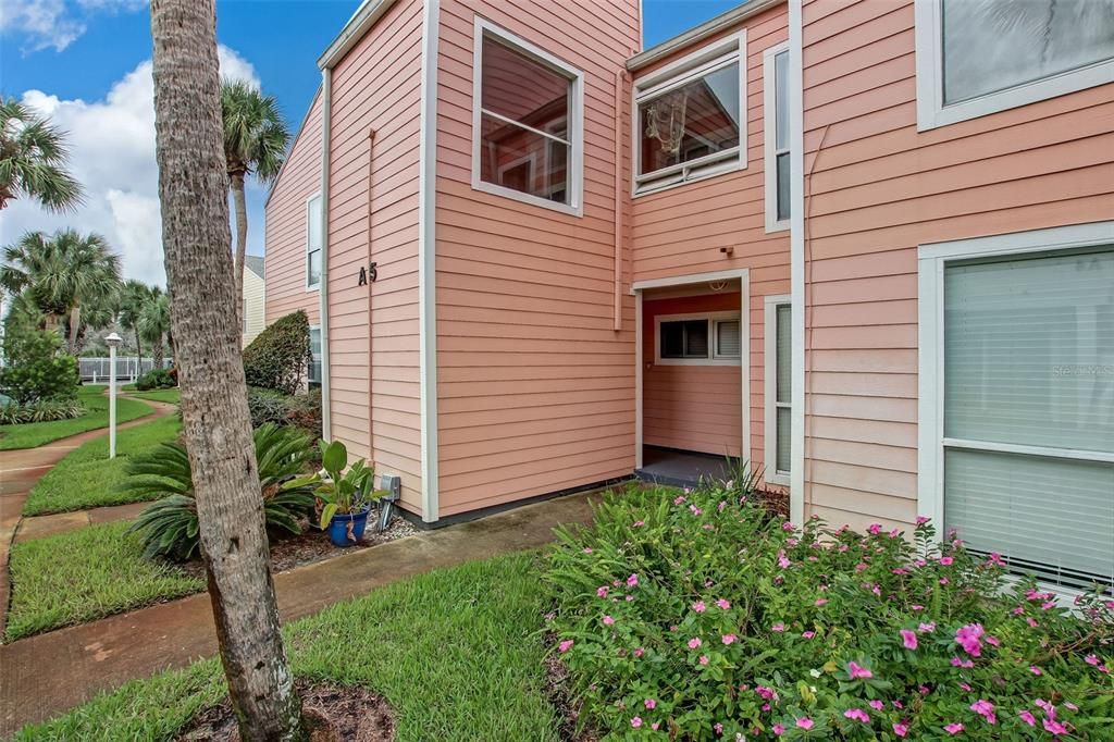 En Venta: $329,900 (2 camas, 2 baños, 1004 Pies cuadrados)