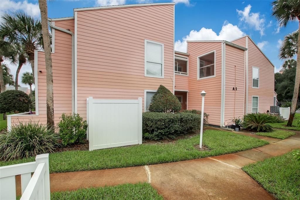 En Venta: $329,900 (2 camas, 2 baños, 1004 Pies cuadrados)