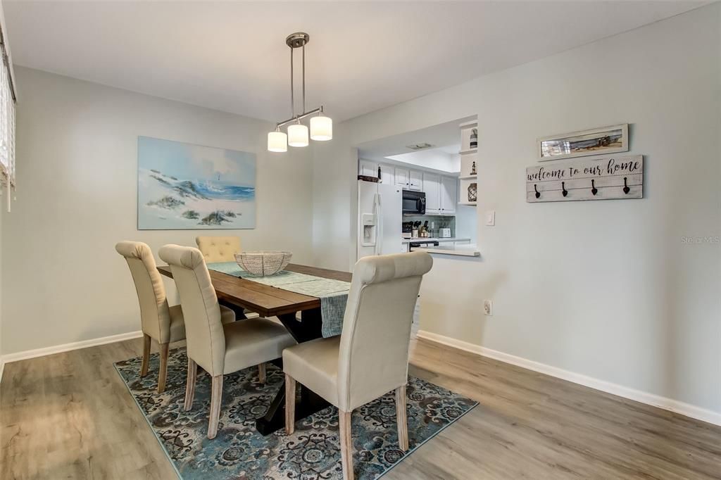 En Venta: $329,900 (2 camas, 2 baños, 1004 Pies cuadrados)