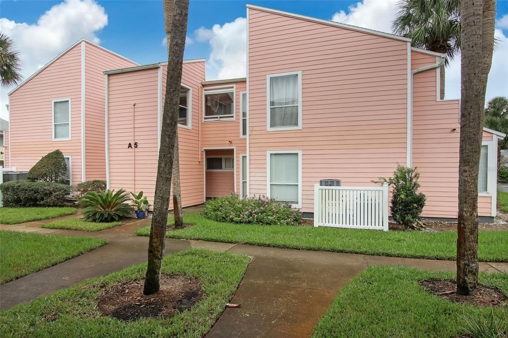 En Venta: $329,900 (2 camas, 2 baños, 1004 Pies cuadrados)