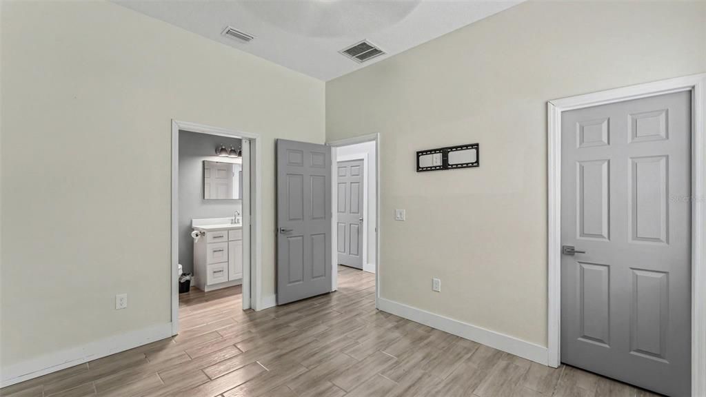 На продажу: $850,000 (4 спален, 2 ванн, 2570 Квадратных фут)