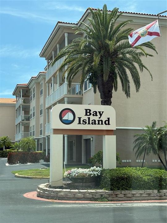 For Rent: $3,200 (2 beds, 2 baths, 1385 Square Feet)
