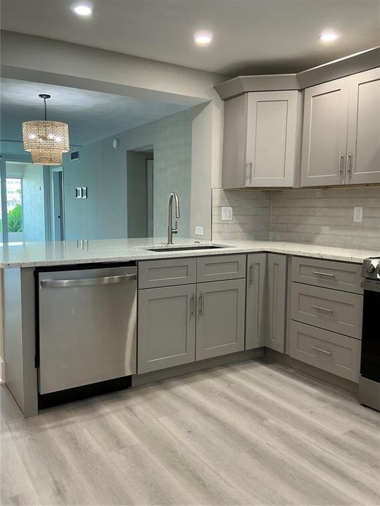 For Rent: $3,200 (2 beds, 2 baths, 1385 Square Feet)
