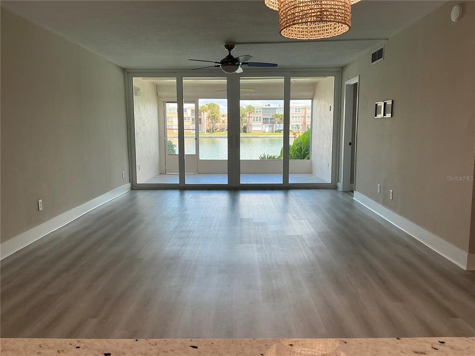 For Rent: $3,200 (2 beds, 2 baths, 1385 Square Feet)
