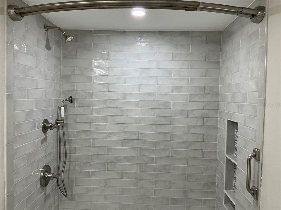 For Rent: $3,200 (2 beds, 2 baths, 1385 Square Feet)
