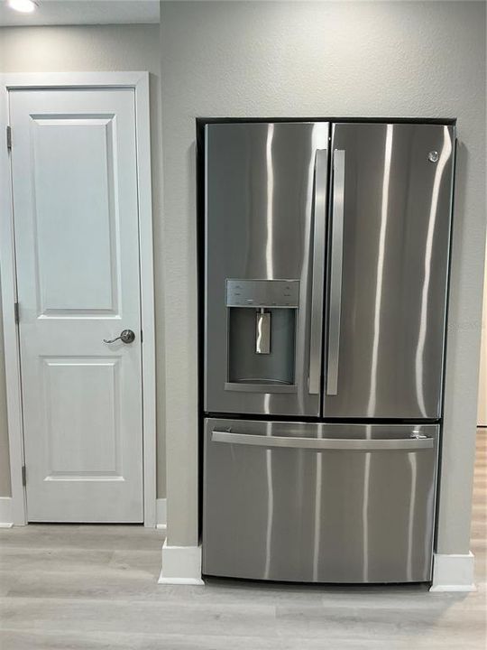 For Rent: $3,200 (2 beds, 2 baths, 1385 Square Feet)
