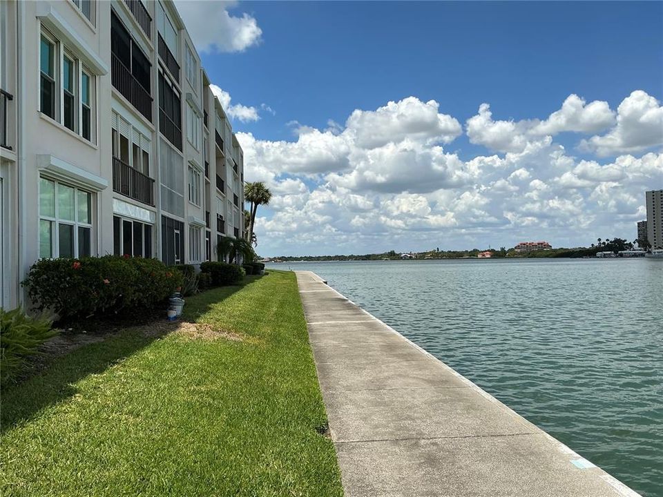 For Rent: $3,200 (2 beds, 2 baths, 1385 Square Feet)