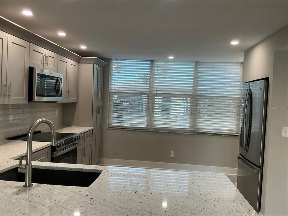 For Rent: $3,200 (2 beds, 2 baths, 1385 Square Feet)