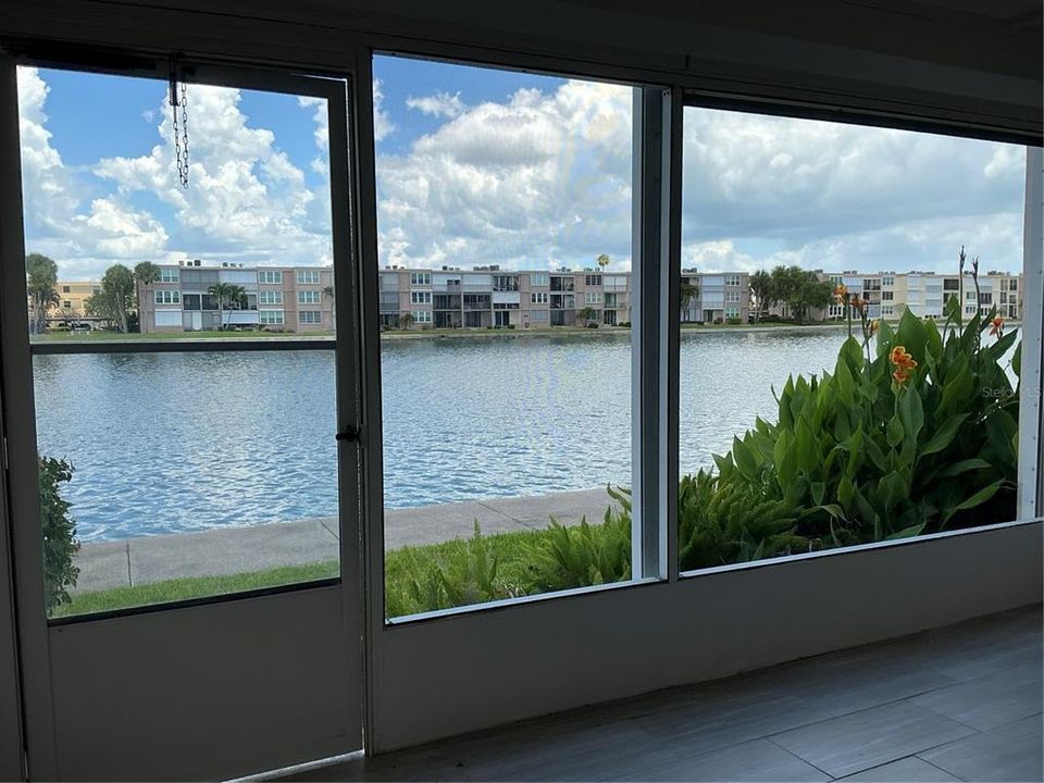 For Rent: $3,200 (2 beds, 2 baths, 1385 Square Feet)