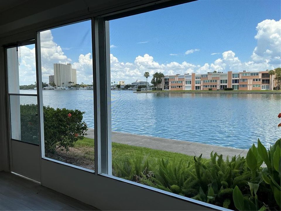 For Rent: $3,200 (2 beds, 2 baths, 1385 Square Feet)