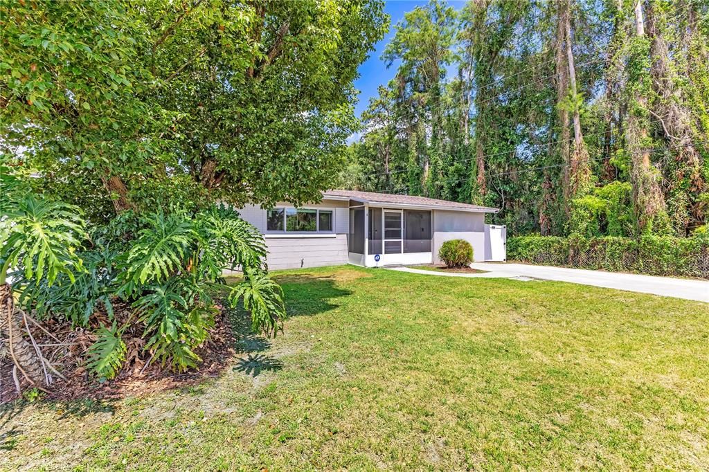 For Sale: $335,000 (3 beds, 2 baths, 1026 Square Feet)