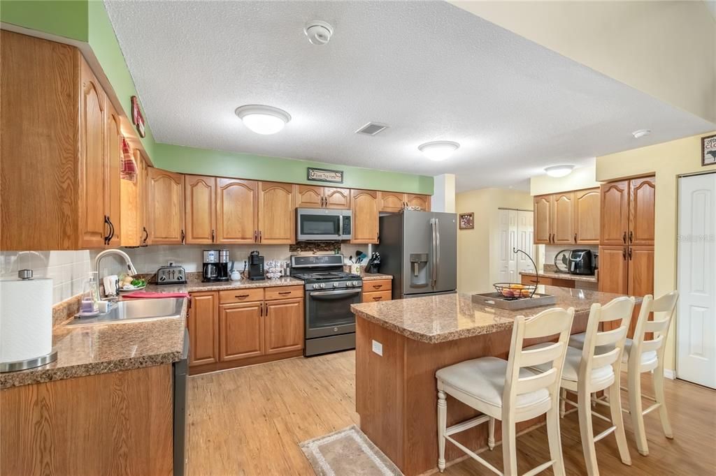 For Sale: $1,199,000 (4 beds, 3 baths, 2700 Square Feet)