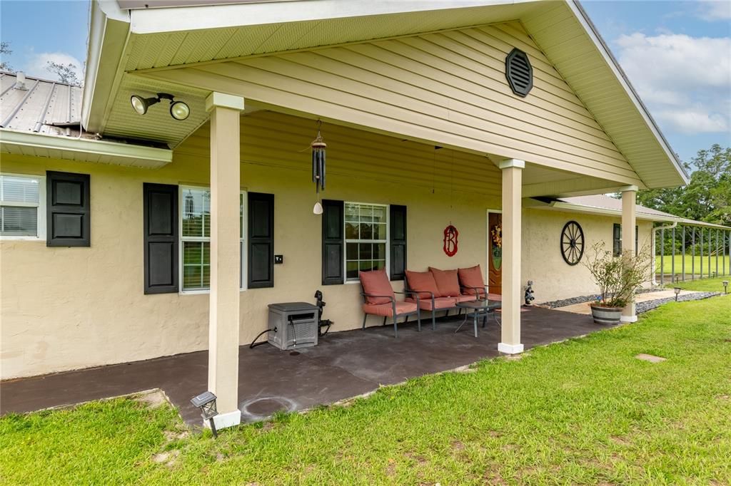 For Sale: $1,199,000 (4 beds, 3 baths, 2700 Square Feet)