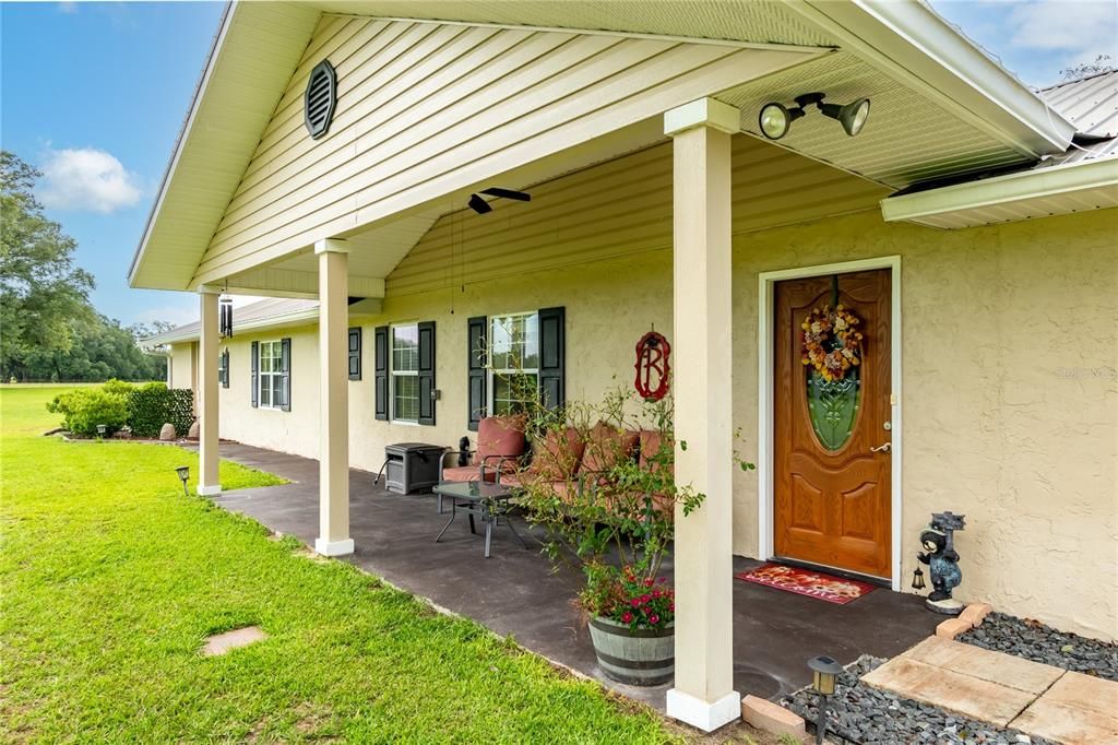 For Sale: $1,199,000 (4 beds, 3 baths, 2700 Square Feet)