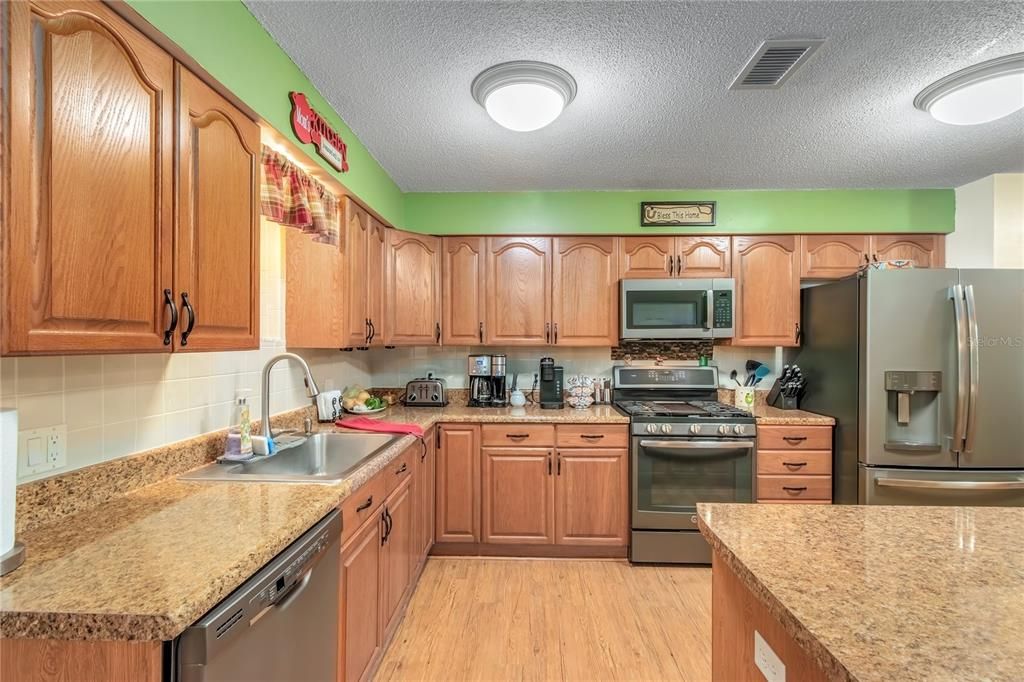 For Sale: $1,199,000 (4 beds, 3 baths, 2700 Square Feet)
