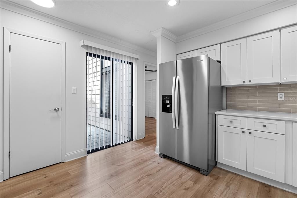 На продажу: $295,000 (3 спален, 2 ванн, 1185 Квадратных фут)