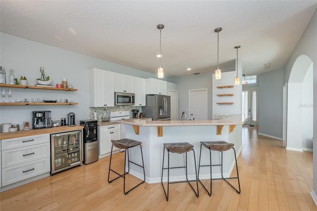 For Rent: $3,200 (3 beds, 2 baths, 1701 Square Feet)