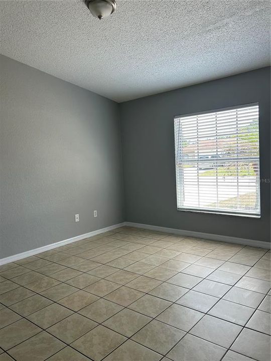 For Sale: $245,000 (3 beds, 2 baths, 1058 Square Feet)