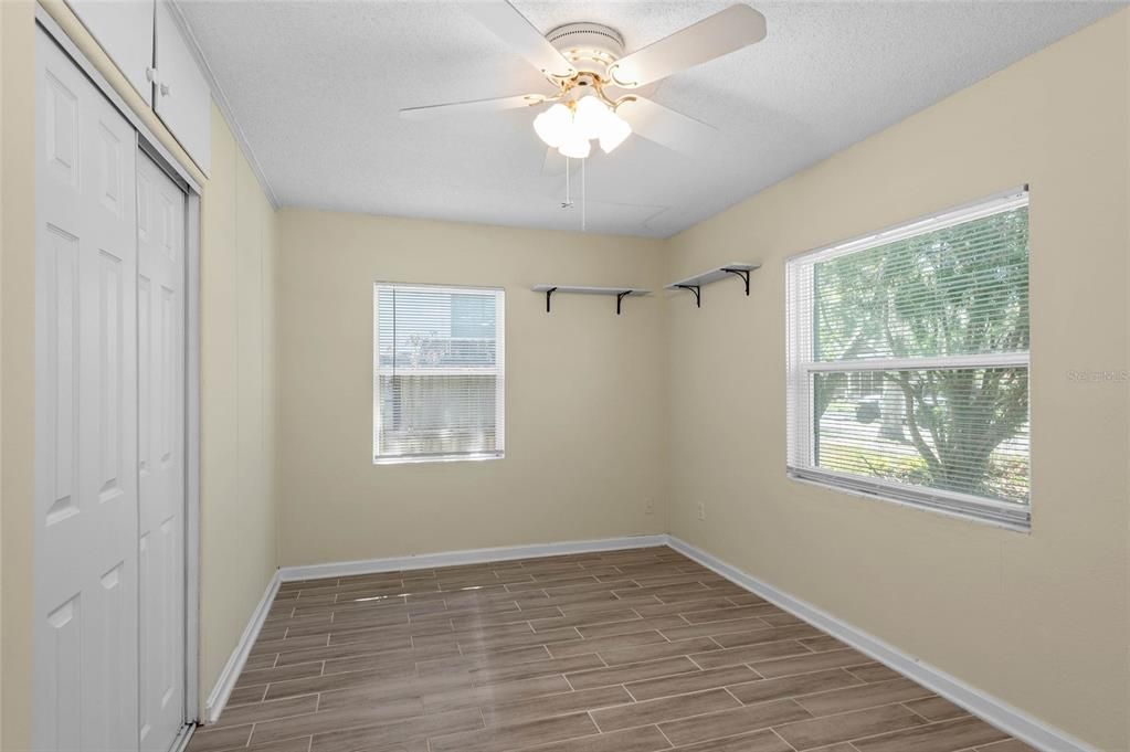 For Rent: $2,200 (2 beds, 1 baths, 725 Square Feet)