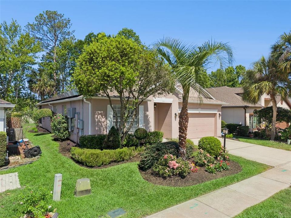For Sale: $425,000 (3 beds, 2 baths, 2060 Square Feet)