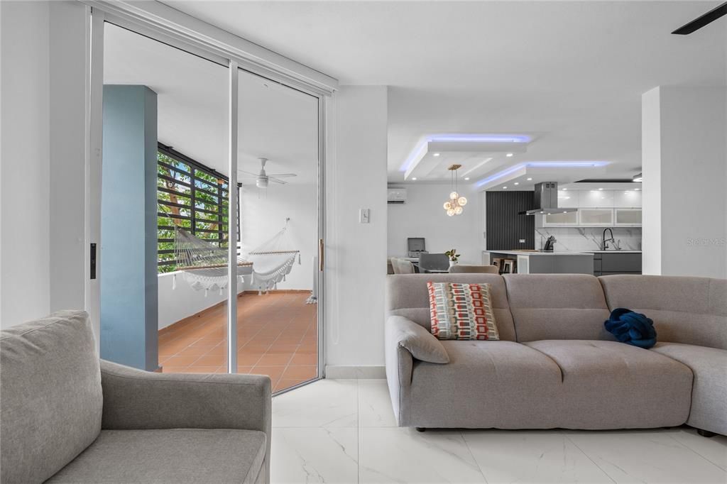 For Sale: $475,000 (2 beds, 2 baths, 1759 Square Feet)