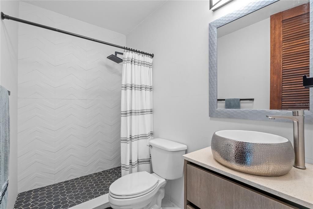 For Sale: $475,000 (2 beds, 2 baths, 1759 Square Feet)