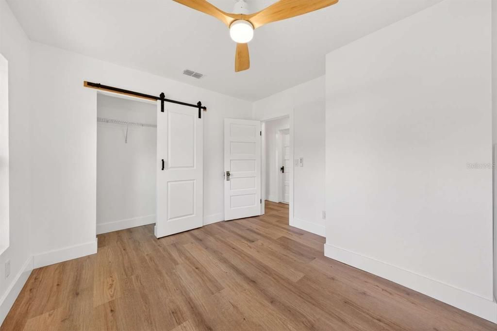 Active With Contract: $269,900 (2 beds, 1 baths, 800 Square Feet)