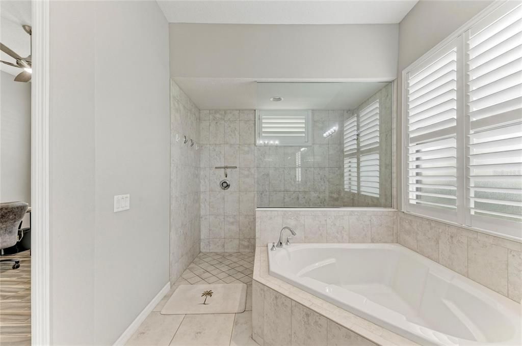 For Sale: $857,000 (4 beds, 3 baths, 2978 Square Feet)