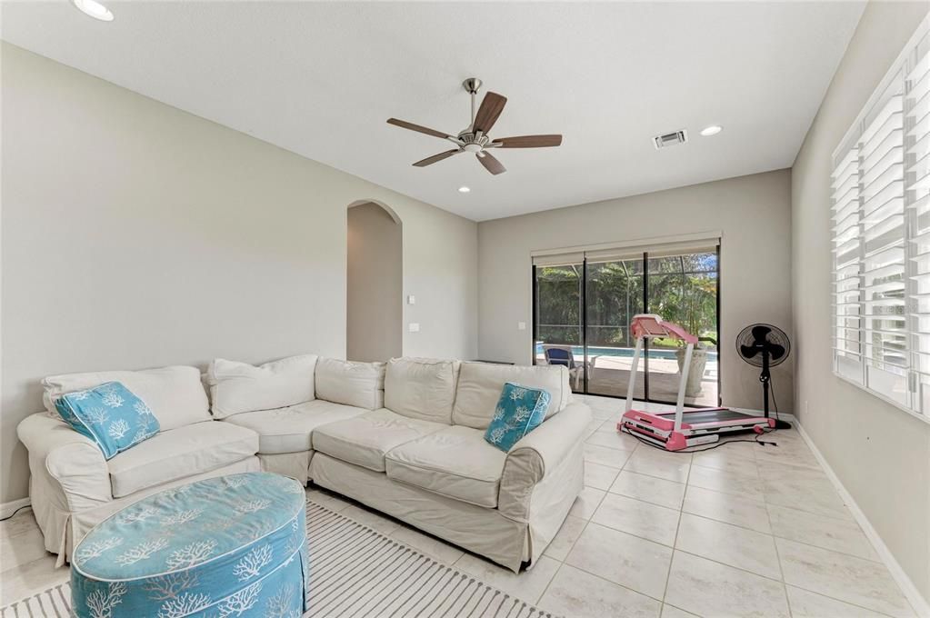 For Sale: $857,000 (4 beds, 3 baths, 2978 Square Feet)