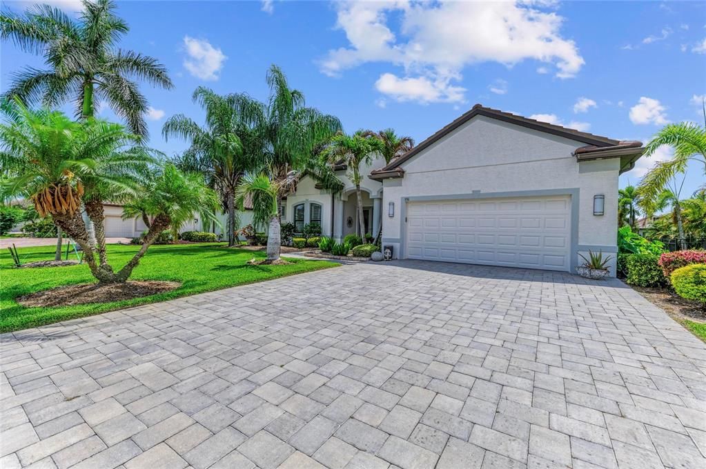 For Sale: $857,000 (4 beds, 3 baths, 2978 Square Feet)