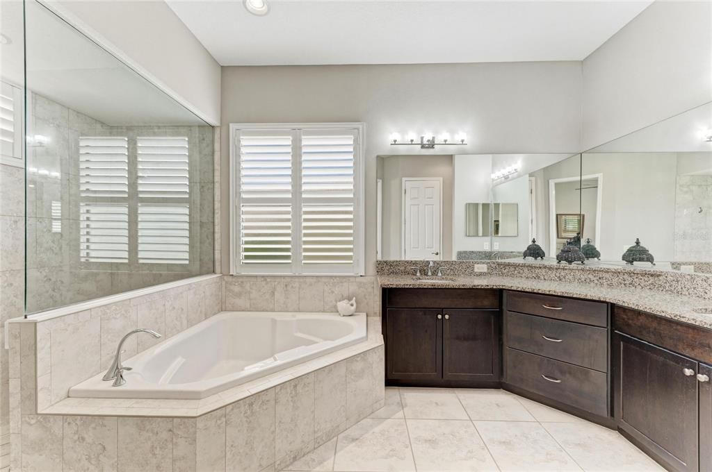 For Sale: $857,000 (4 beds, 3 baths, 2978 Square Feet)