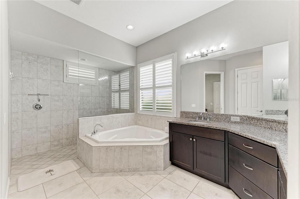 For Sale: $857,000 (4 beds, 3 baths, 2978 Square Feet)