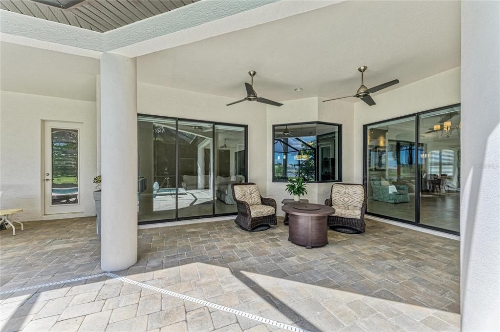For Sale: $857,000 (4 beds, 3 baths, 2978 Square Feet)