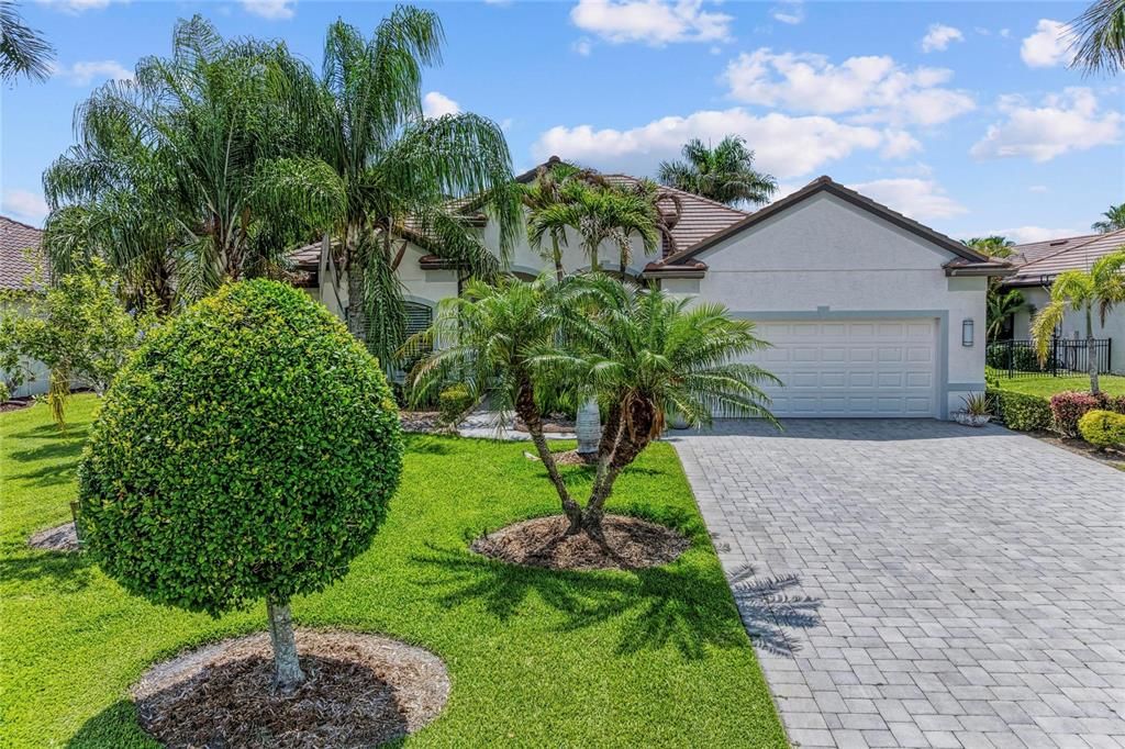 For Sale: $857,000 (4 beds, 3 baths, 2978 Square Feet)