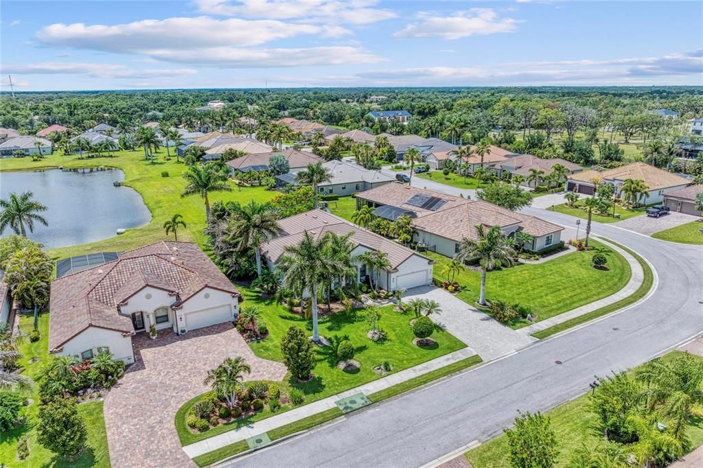 For Sale: $857,000 (4 beds, 3 baths, 2978 Square Feet)