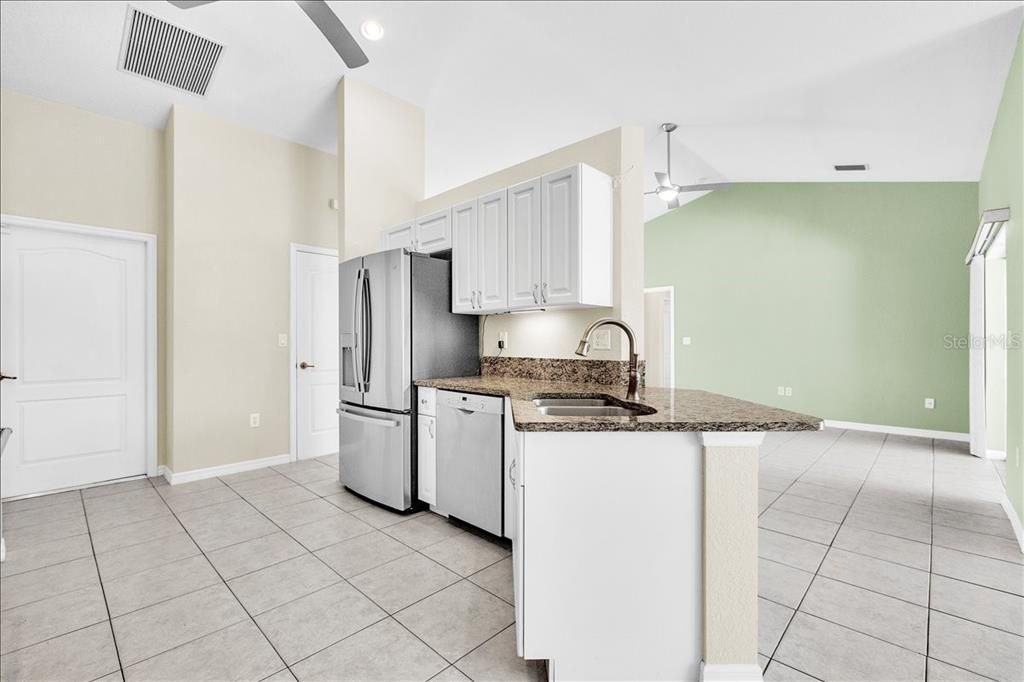En Venta: $375,000 (3 camas, 2 baños, 1672 Pies cuadrados)