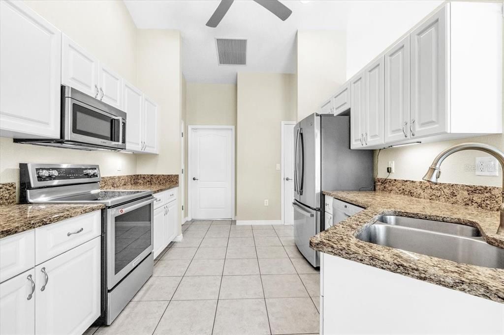 En Venta: $375,000 (3 camas, 2 baños, 1672 Pies cuadrados)