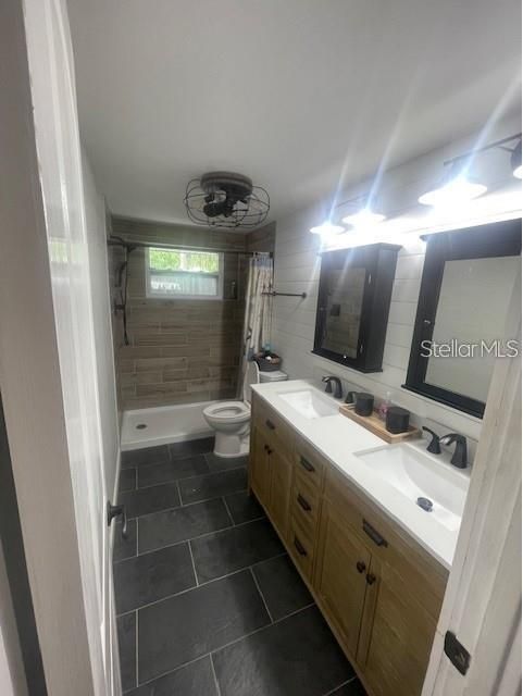 For Sale: $549,000 (2 beds, 2 baths, 1286 Square Feet)