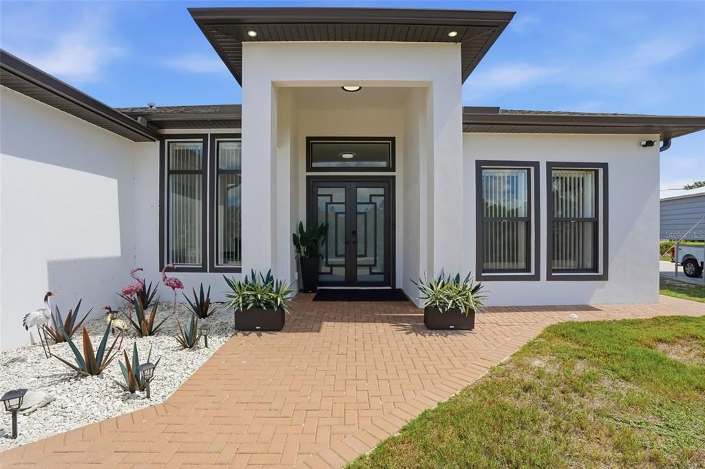 For Sale: $475,000 (3 beds, 2 baths, 2021 Square Feet)