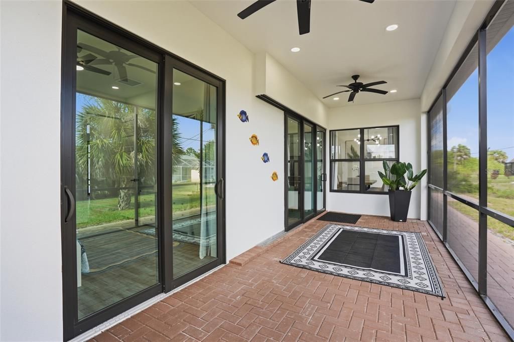 For Sale: $475,000 (3 beds, 2 baths, 2021 Square Feet)