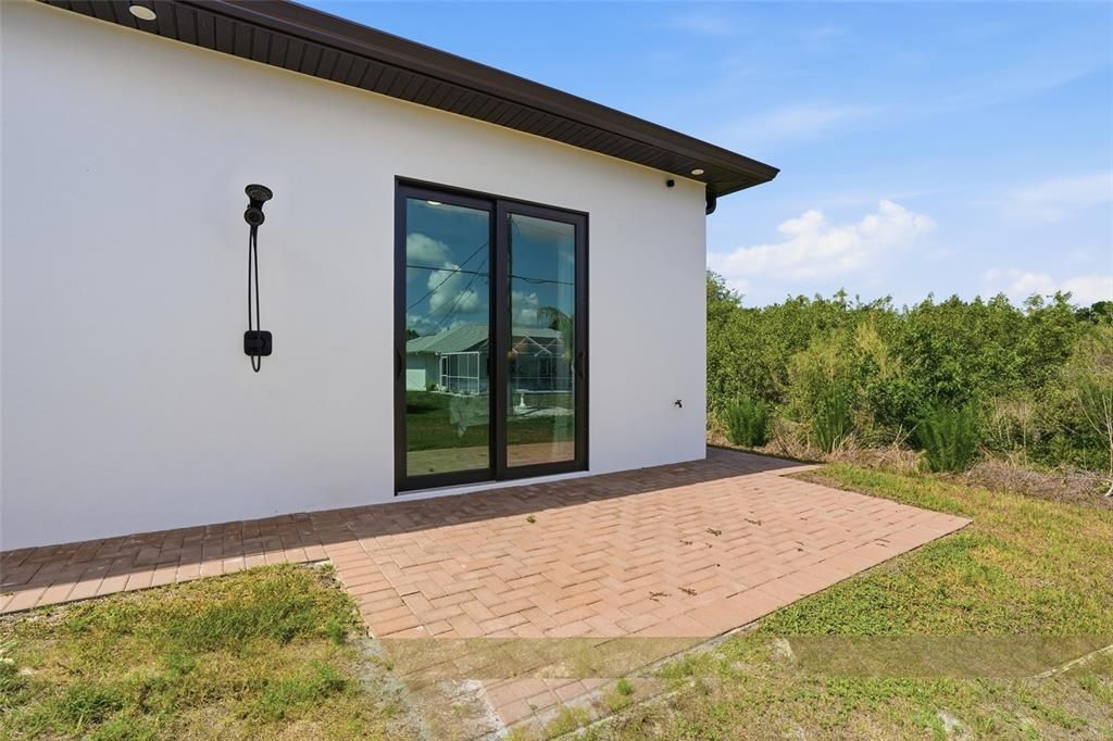 For Sale: $475,000 (3 beds, 2 baths, 2021 Square Feet)
