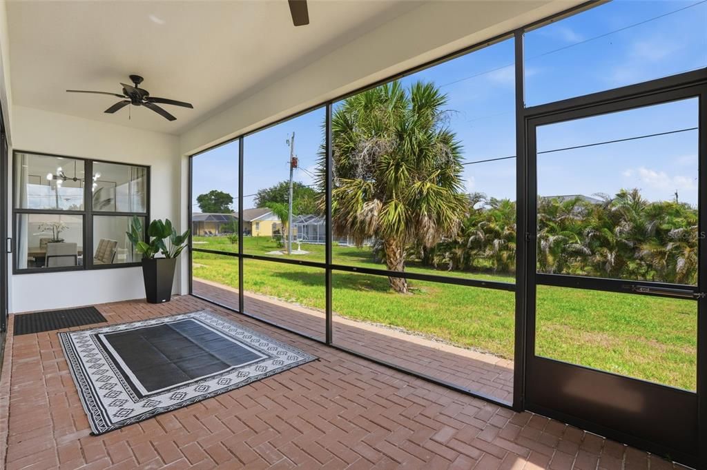 For Sale: $475,000 (3 beds, 2 baths, 2021 Square Feet)