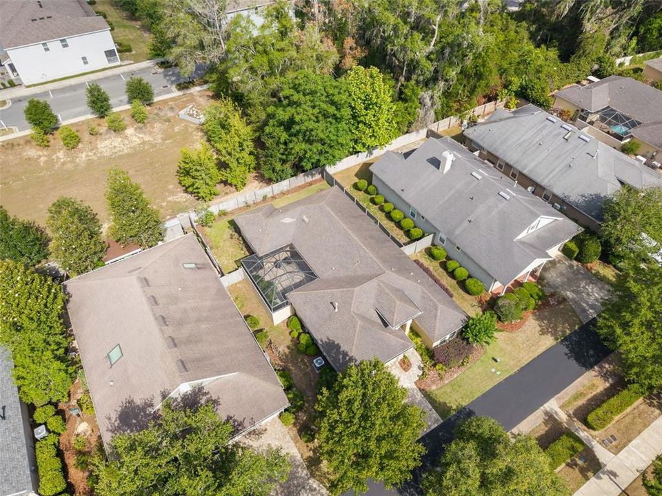 Activo con contrato: $435,000 (4 camas, 2 baños, 1880 Pies cuadrados)
