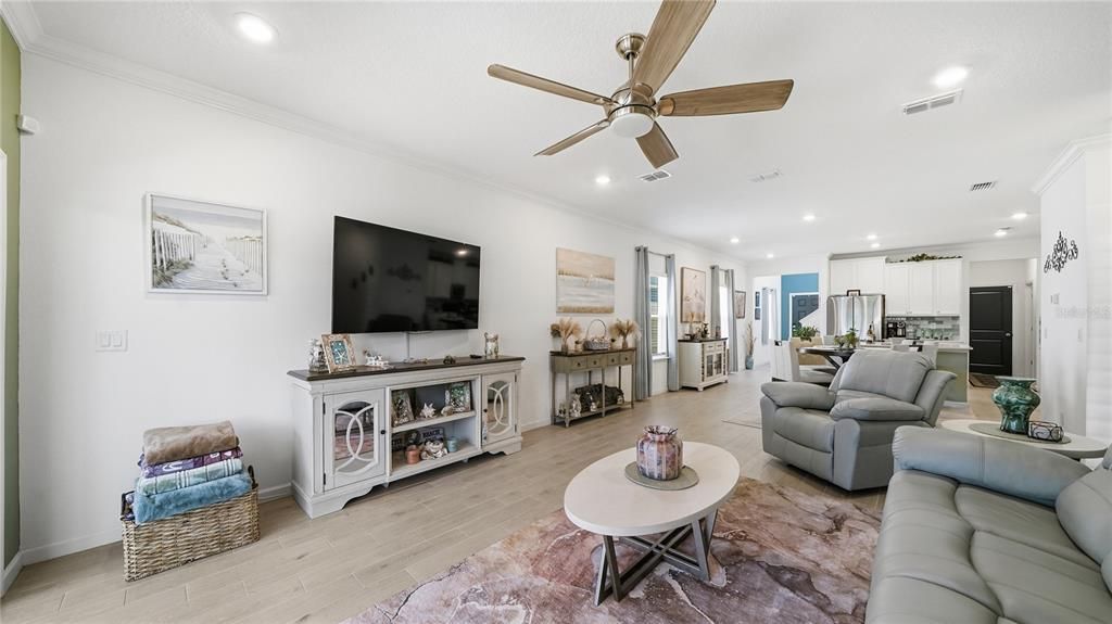 For Sale: $499,000 (4 beds, 3 baths, 2265 Square Feet)