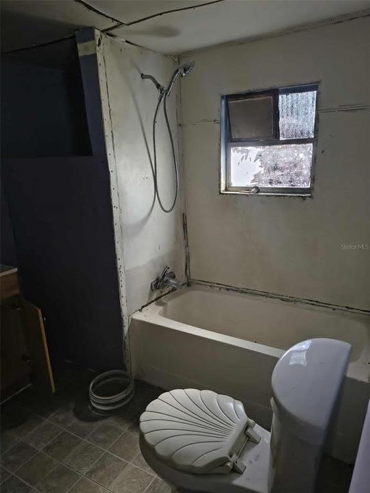 For Sale: $89,000 (2 beds, 1 baths, 600 Square Feet)