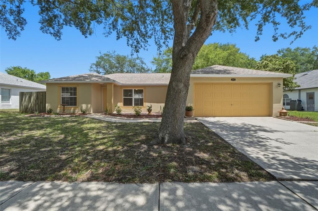 Recently Sold: $349,000 (3 beds, 2 baths, 1365 Square Feet)
